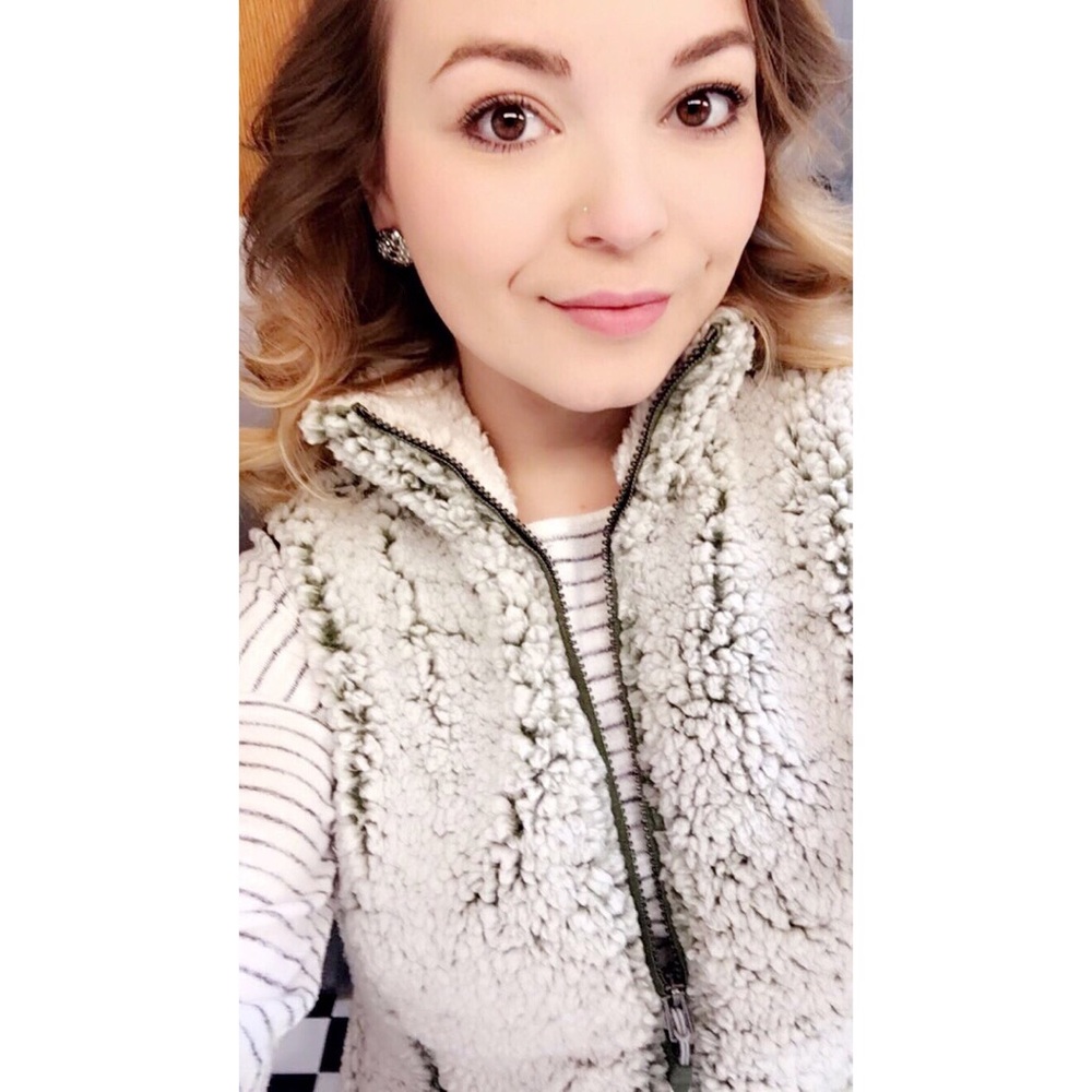 Meet your Posher, Mayya